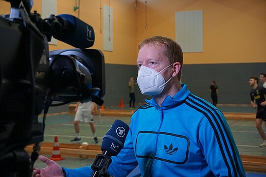 Herr Schönherr Sportlehrer