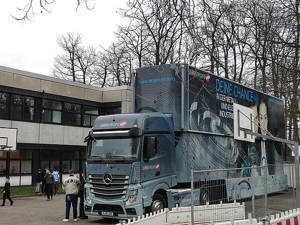 1707998308966